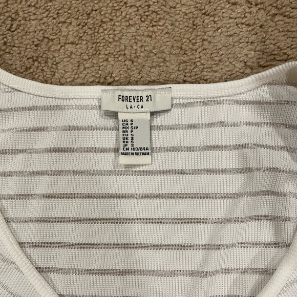 White twist knot crop top - Picture 4 of 4